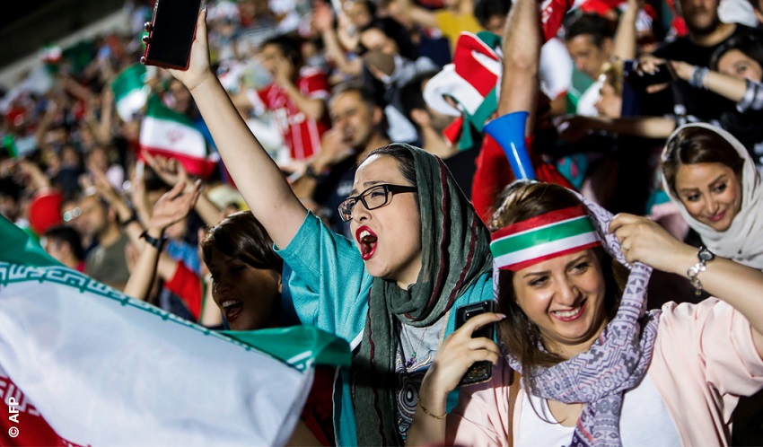 مدرجات استاد طهران تشهد حدثا نادرا